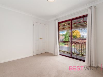 2 / 28 Dees Close, Gormans Hill