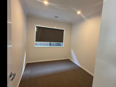 76 Buckingham Boulevard, Strathtulloh