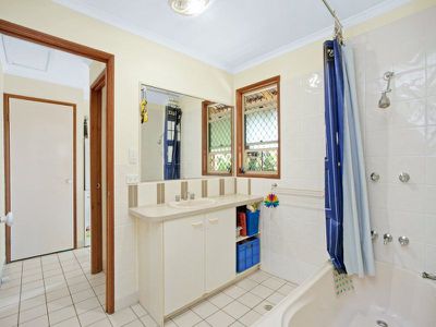 22 Foedera Crescent, Tewantin