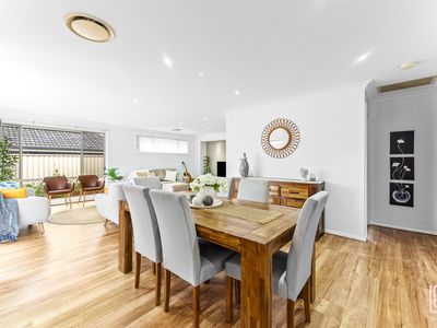 25 Grasstree Avenue, Woongarrah