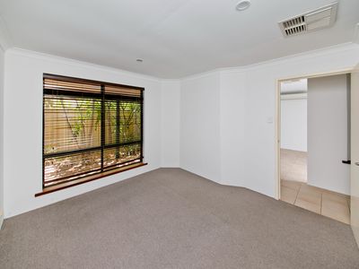 3/8 Colin Road, Scarborough