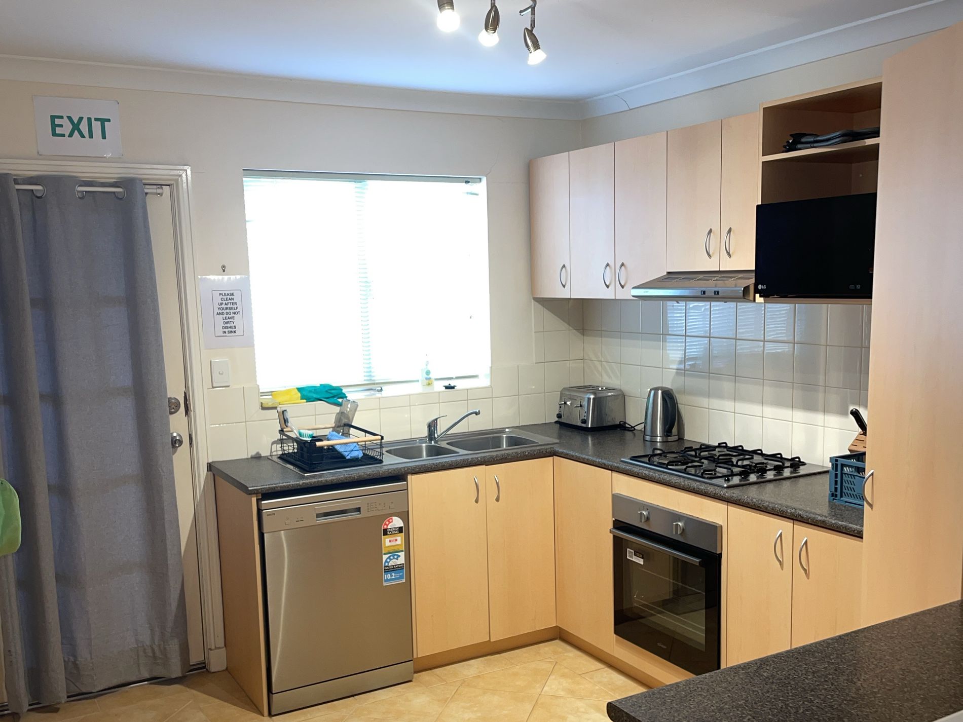 3 / 243 Piccadilly Street, West Lamington