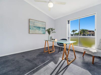 9 Parkwater Point, Helensvale