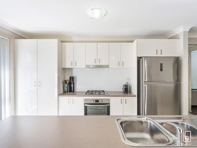 8 Oakmont Place, Woongarrah