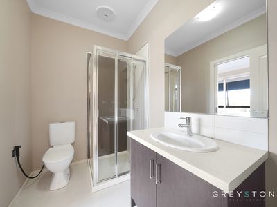 22 Jolimont Street, Caroline Springs