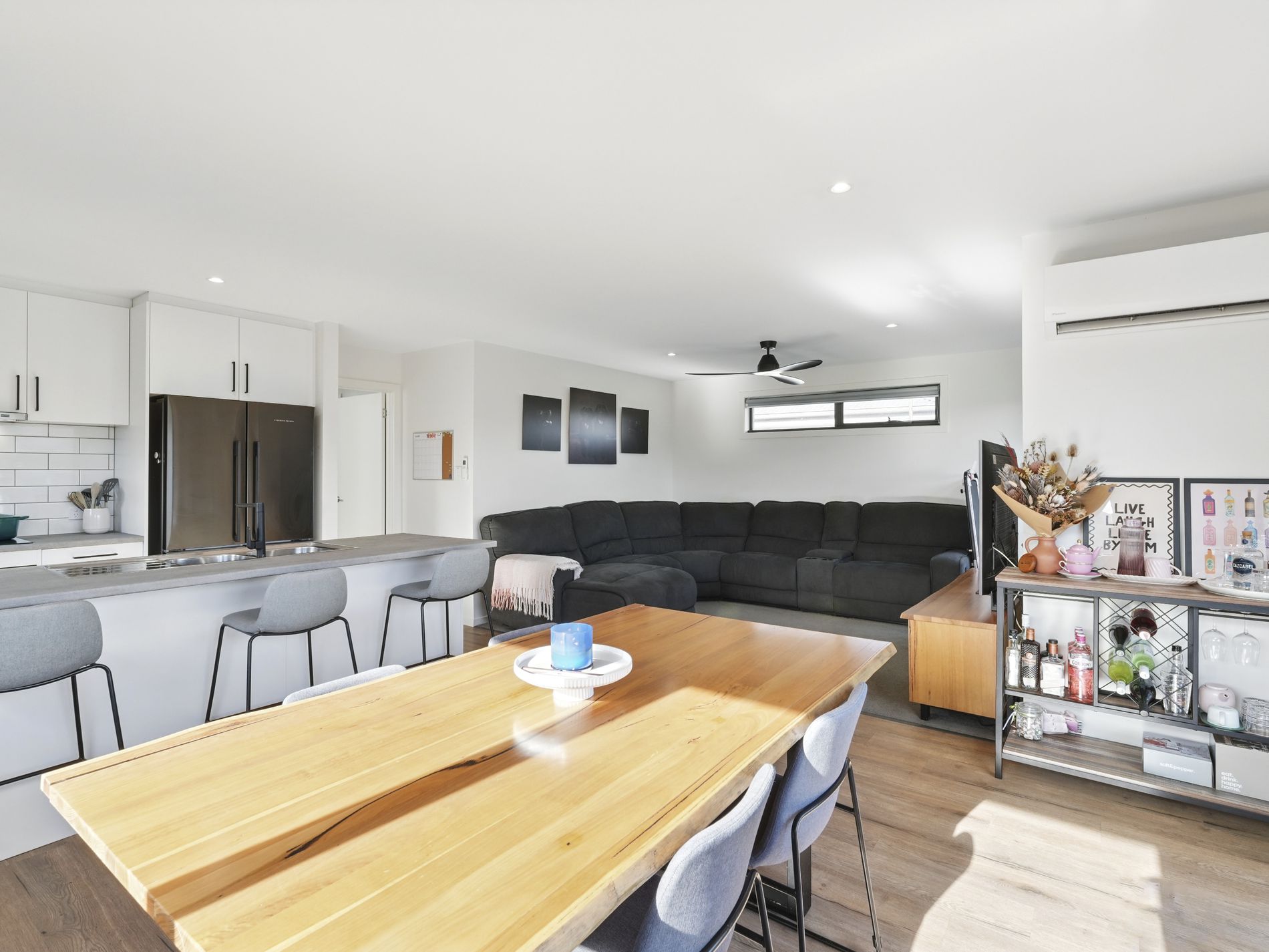 2 / 10 Curtain Court, Brighton