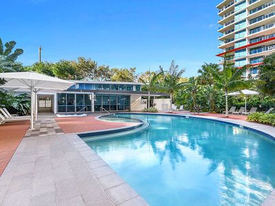 2208 / 25 East Quay Drive, Biggera Waters