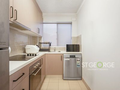 2 / 13 Thurlow Street, Riverwood