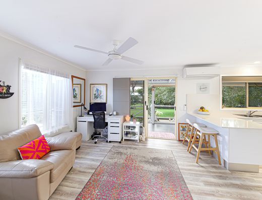 2 bedroom UNFURNISHED home in residential complex image 5