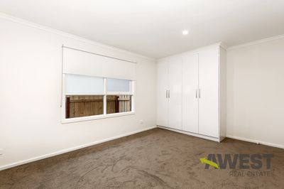 2 / 35 Roberts Road, Airport West