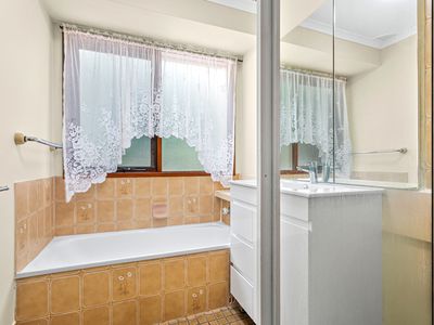 18 Allinga Drive, Oak Flats