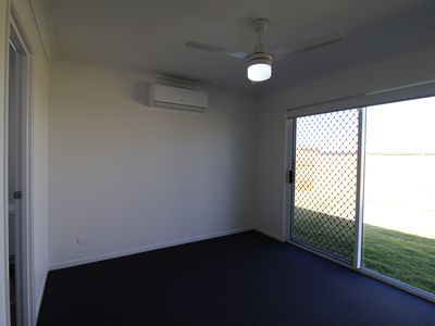 8 Alexander Pl, Gleneagle