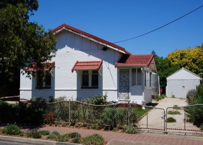 9 Young Street, Seacliff