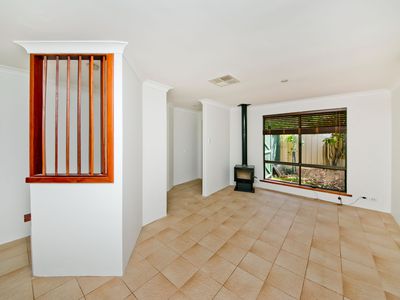 3/8 Colin Road, Scarborough