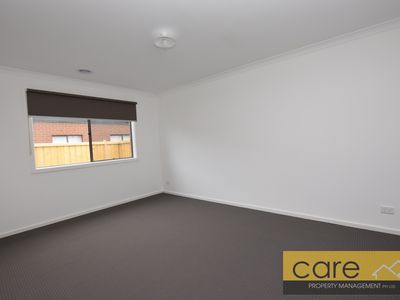 85 DARTMOOR DRIVE, Cranbourne East