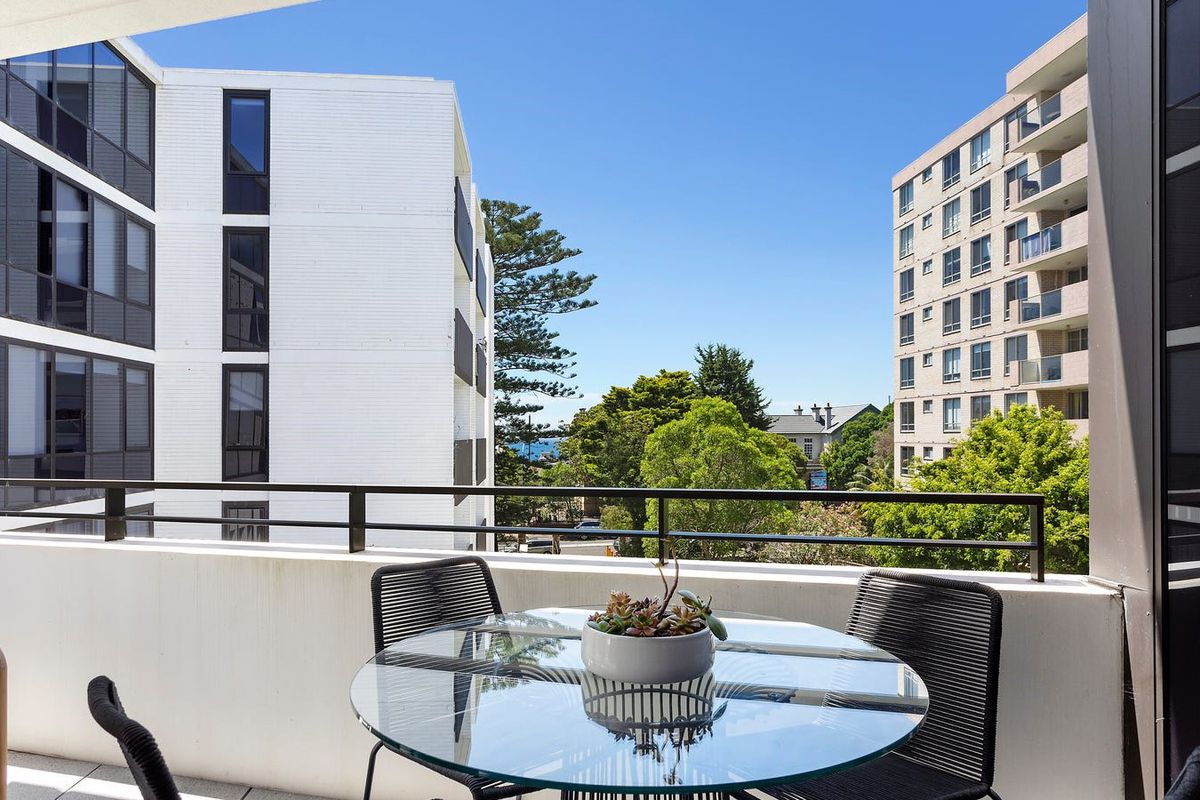 6409 / 32 Wellington Street, Bondi