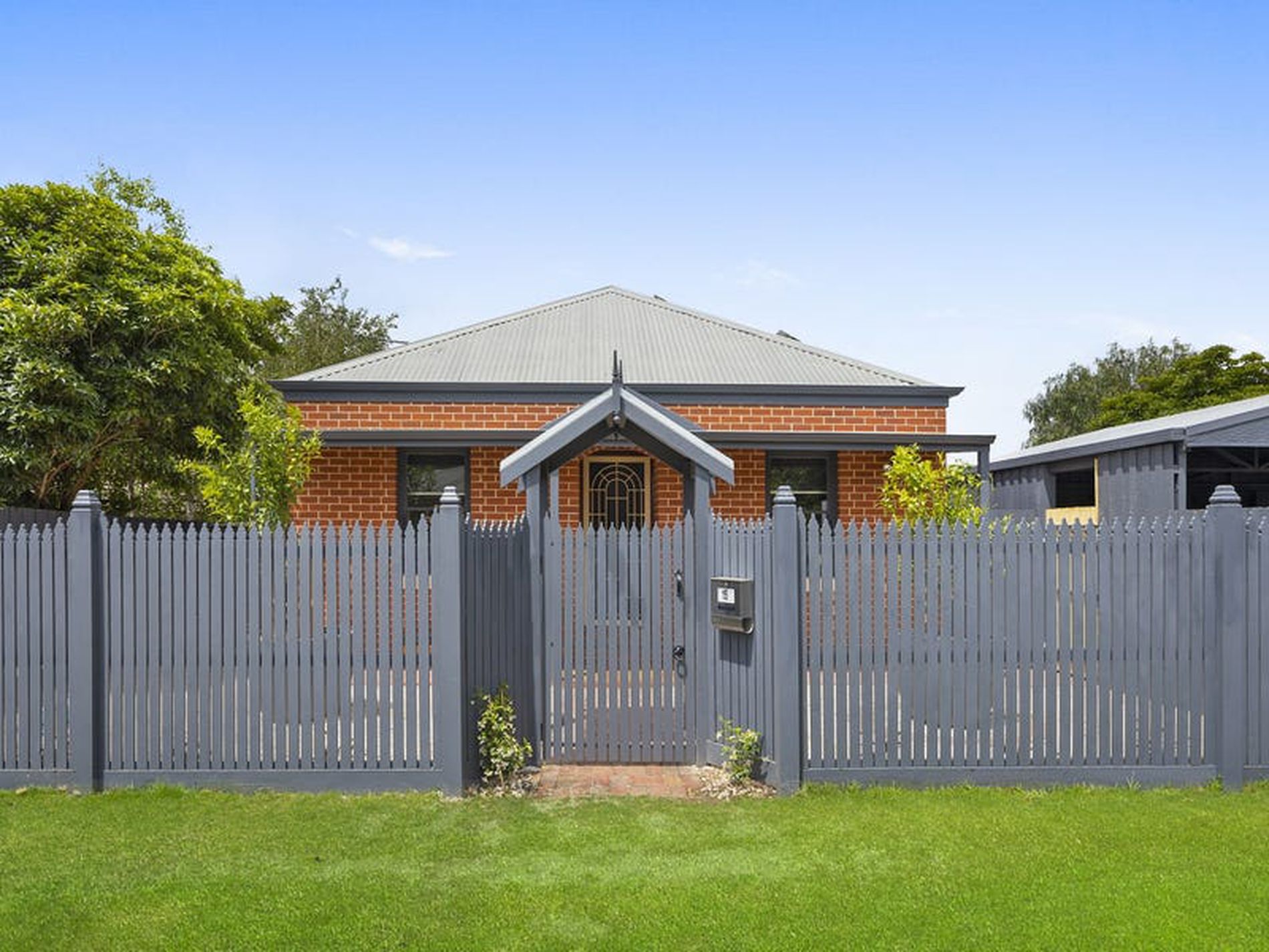 15 Sherbourne Terrace, Newtown