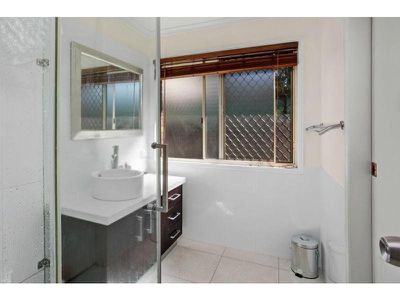 1 Tinaroo Place, Tewantin