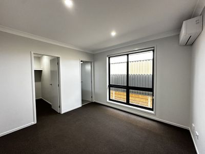 51 Melton Circuit, Gregory Hills
