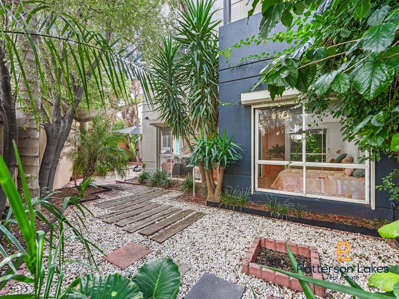 17 / 5 Thompson Road, Patterson Lakes