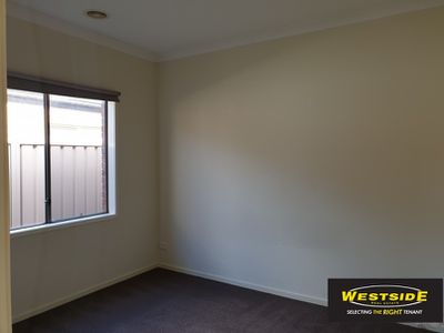 9 McCubbin Way, Caroline Springs