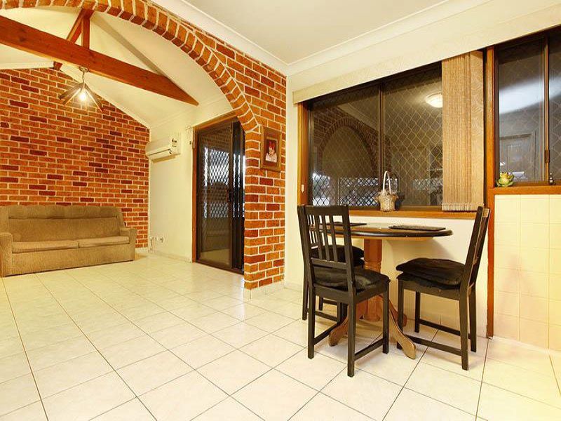 37 Horseshoe Cct, St Clair