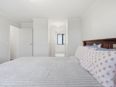 19 Lagoon View Court, Midway Point