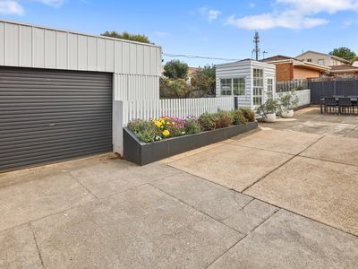 77 Lava Street, Warrnambool