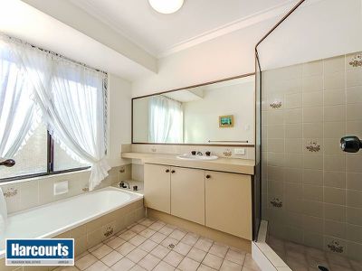 121 Lagoon Drive, Yanchep