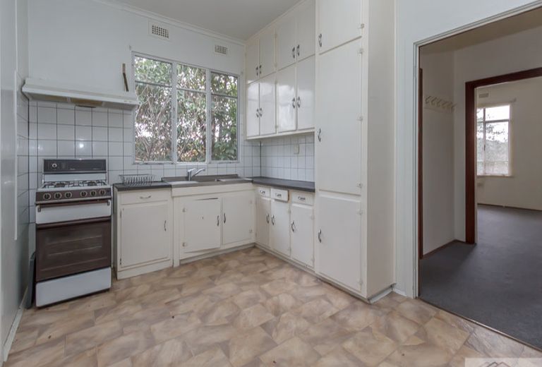 2 Woolert Street, Ashwood