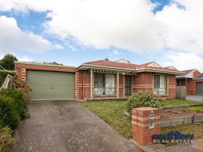 64 Lakeview Drive, Narre Warren South