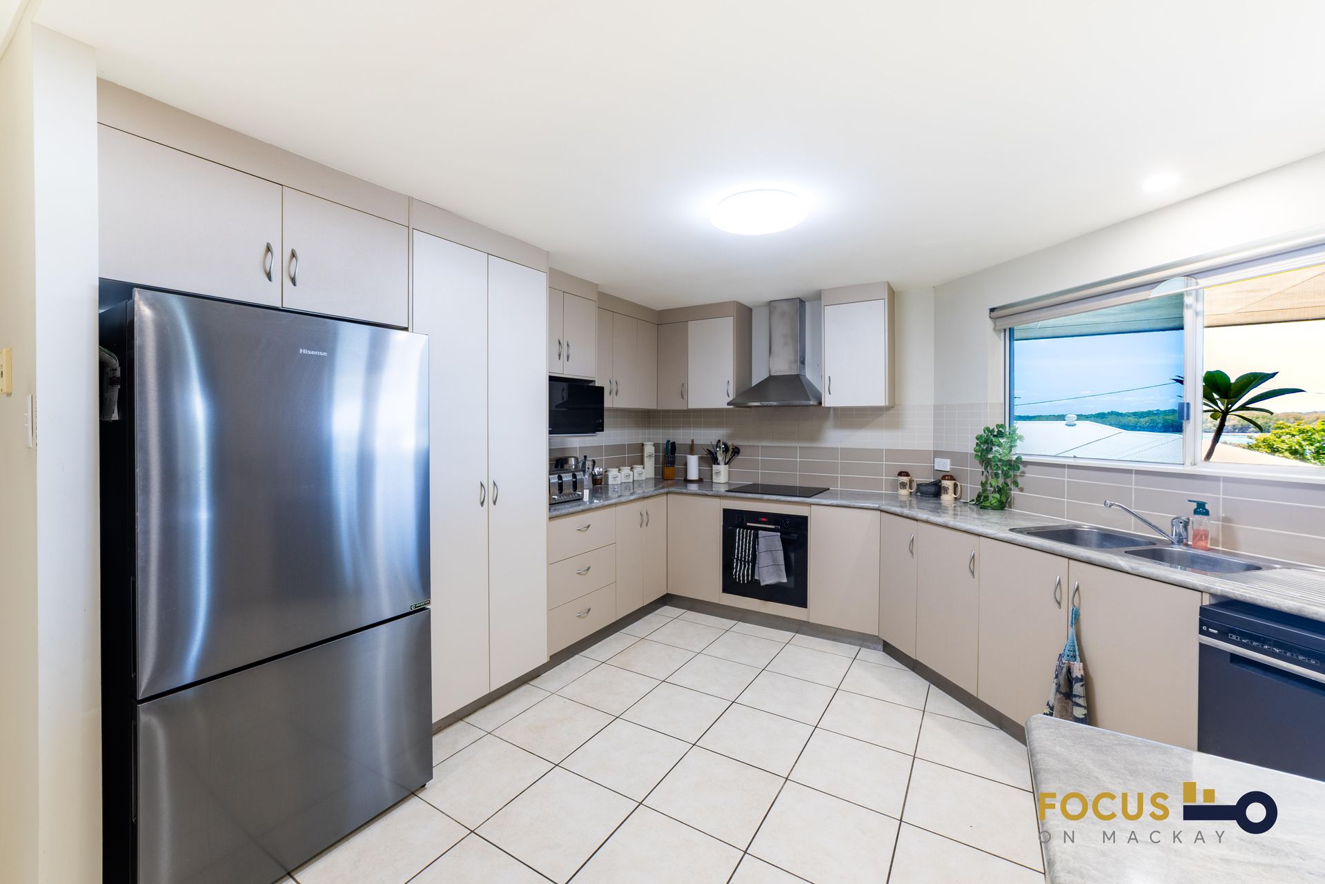 16 Rasmussen Avenue, Hay Point