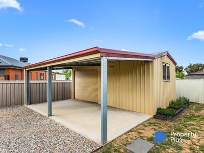 6 Jennifer Close, Epsom