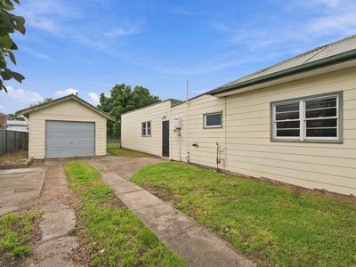 262 Guthridge Parade, Sale
