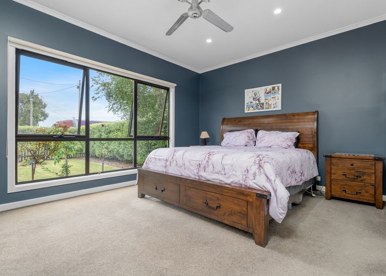 37 Waterford Avenue, Portland