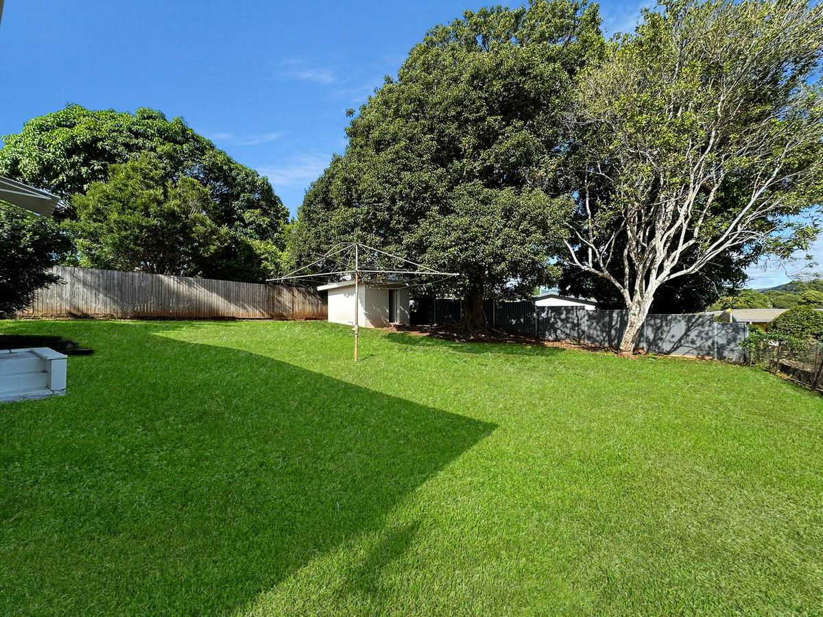 17 ARMSTRONG STREET, Atherton