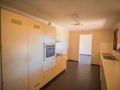 3 Bondini Drive, Newman