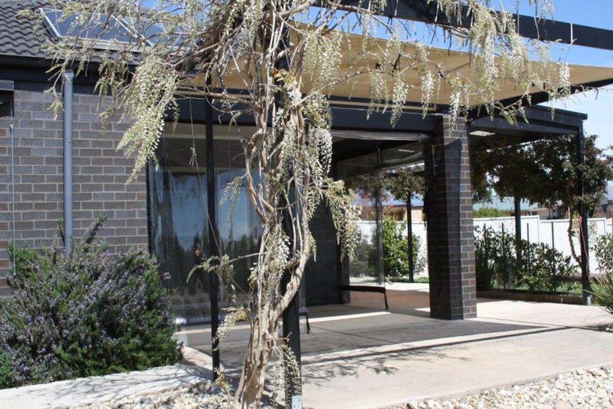 1 Broadbent Court, Mansfield