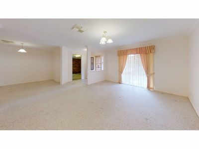 6 Huntingdale Close, Dubbo