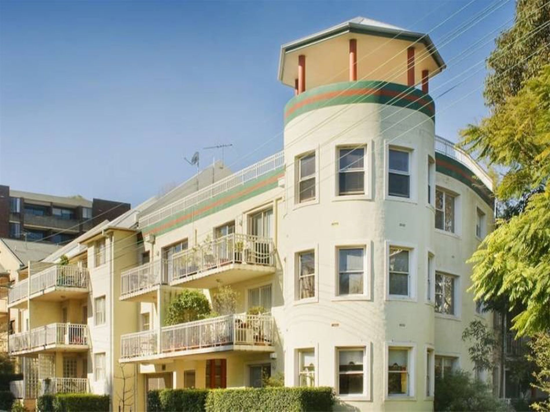 2 / 213 Wigram Road, Forest Lodge