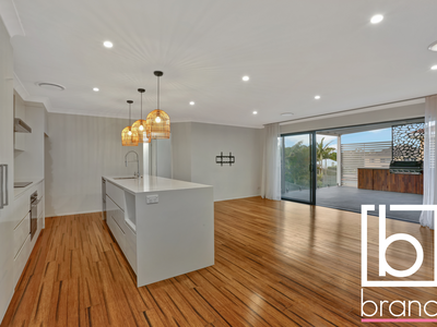 7 Honeygum Way, Mardi