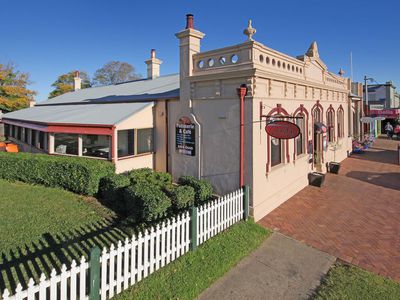 1 / 107 Princes Highway, Milton