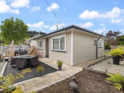 8 Constant Street, Sawyers Bay