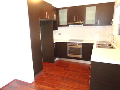 2 / 8 Queen Street, Arncliffe