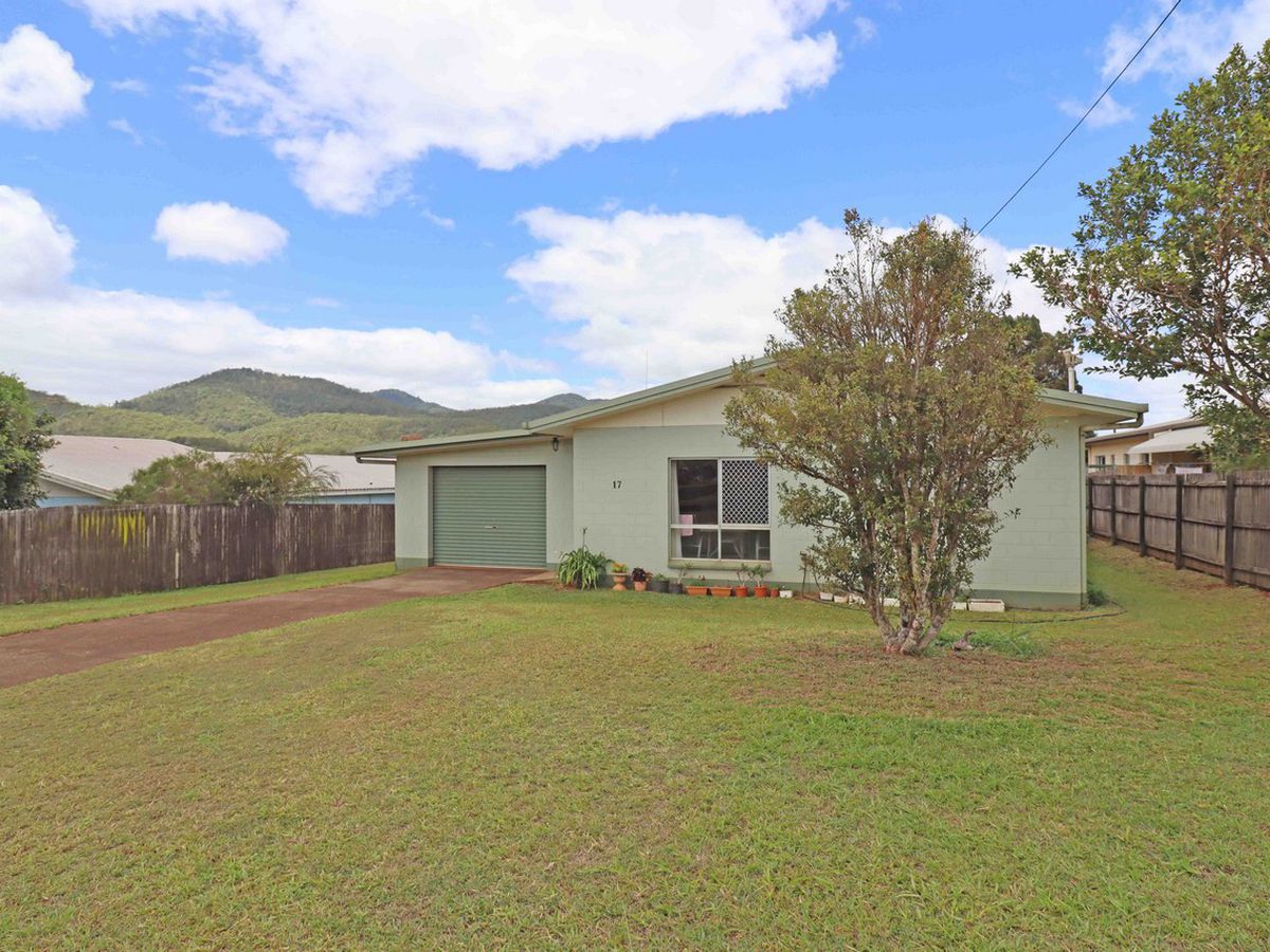17 Turner Avenue, Atherton