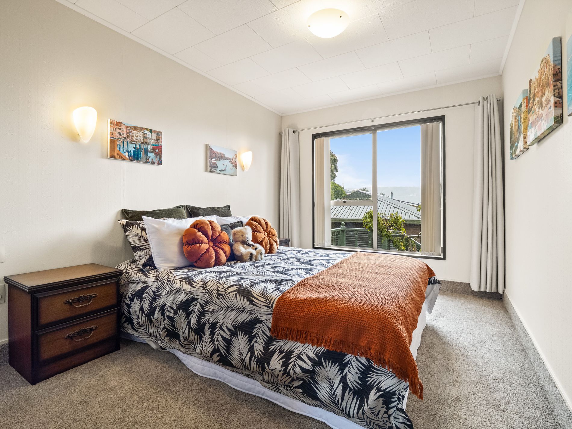 62 Easther Crescent, Kew