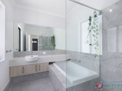 76 Wisteria Parade, Edgewater