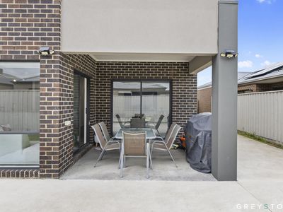 5 Meyer Crescent, Clyde North