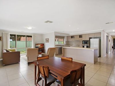 5 Inwood Cres, Wodonga