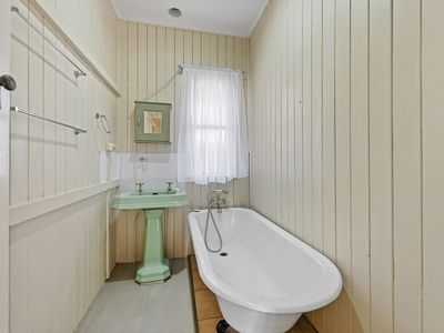 4 Finnie Street, Newtown